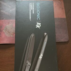 Bio Ionic straightener